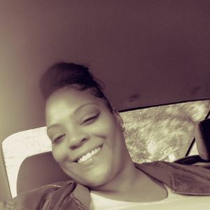 Meet your Posher, Leona